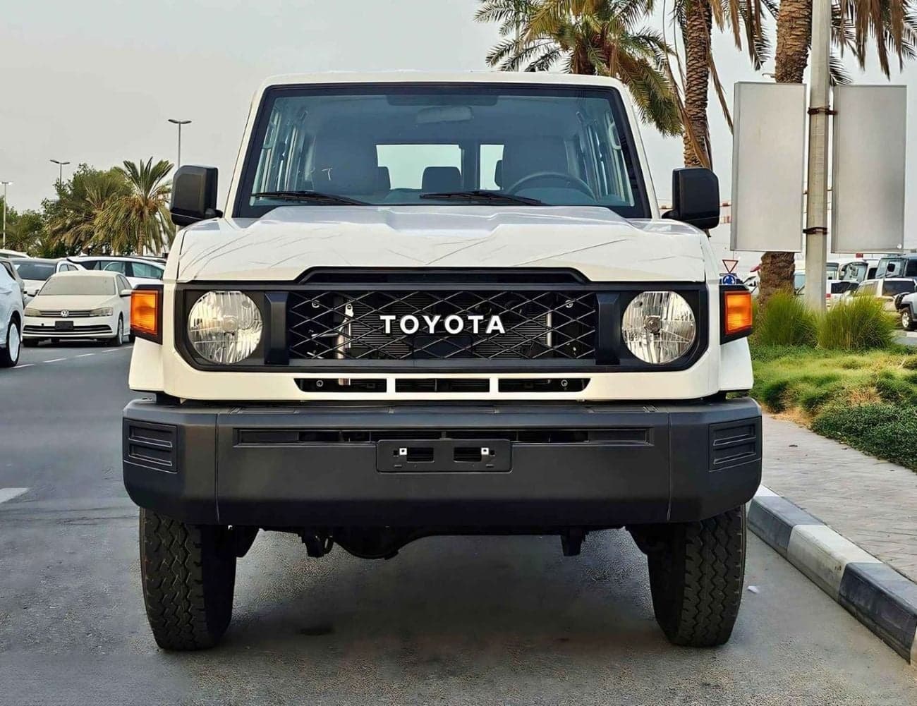 2026 Toyota Land Cruiser 70 LC 78 thumbnail 3