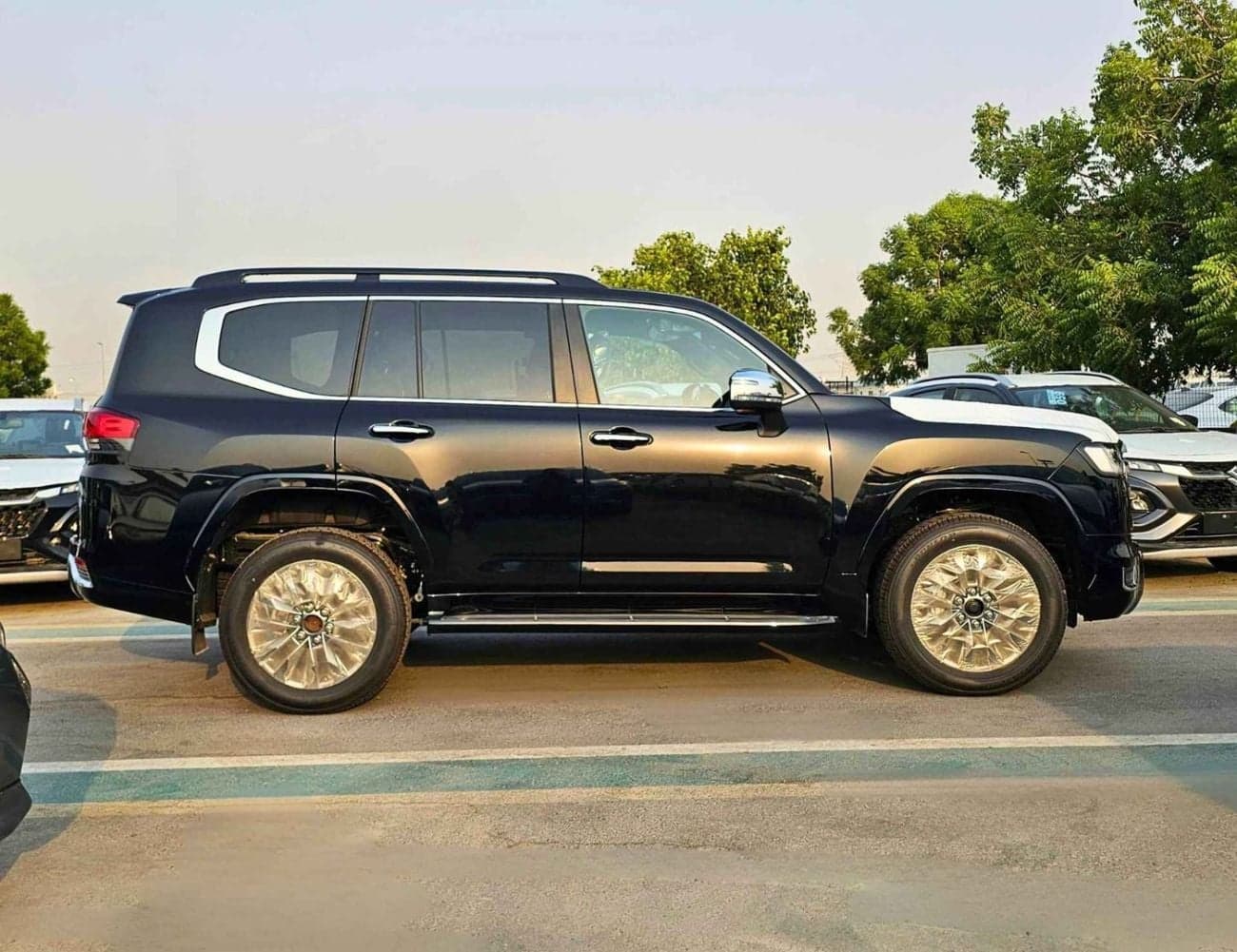 2026 Toyota Land Cruiser VXR thumbnail 3