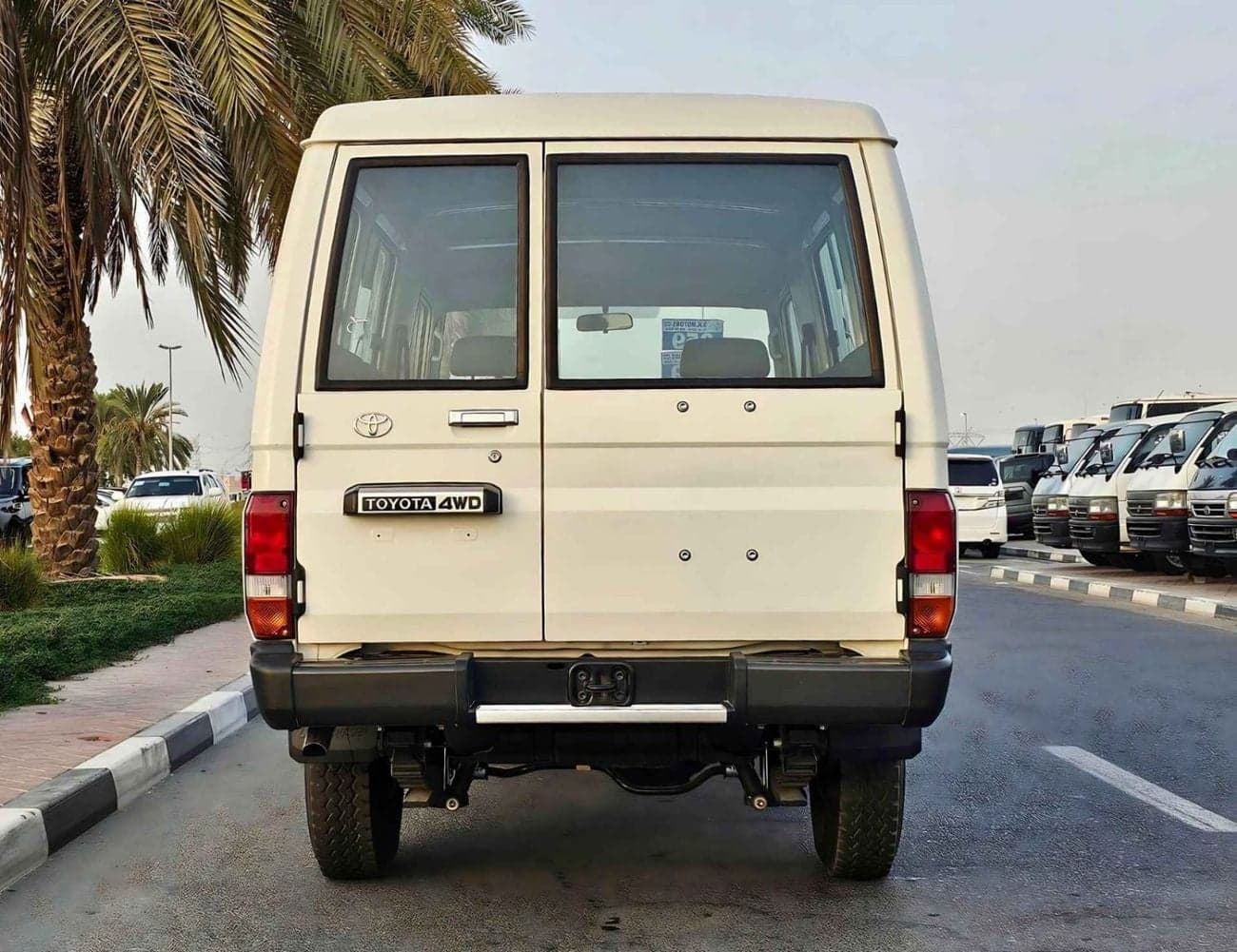 2026 Toyota Land Cruiser 70 LC 78 HARDTOP 4.0L MT thumbnail 6