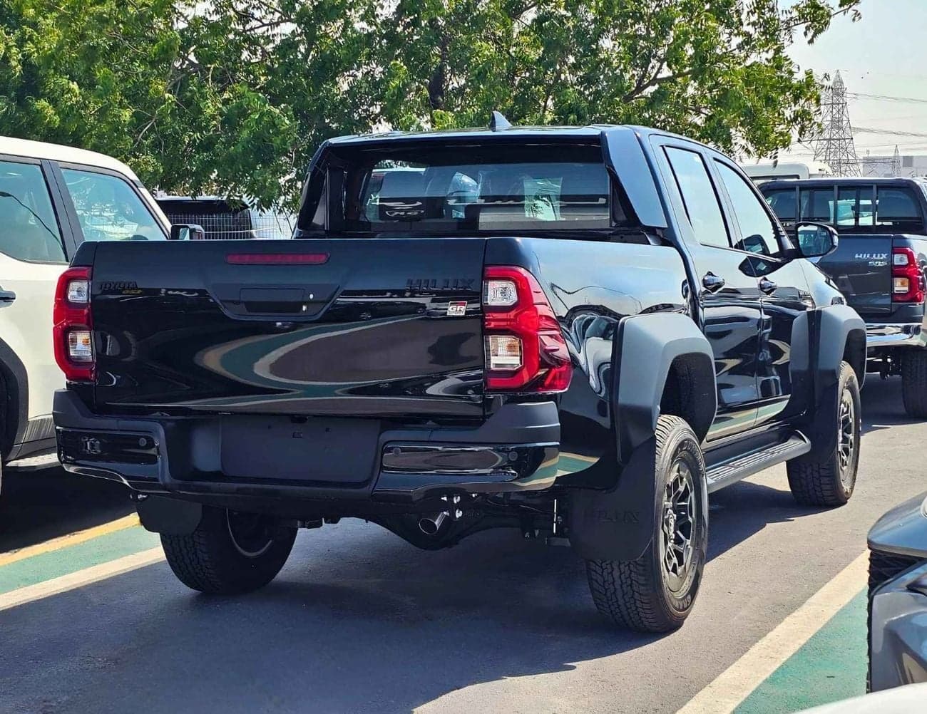 2025 Toyota Hilux GR SPORT thumbnail 5