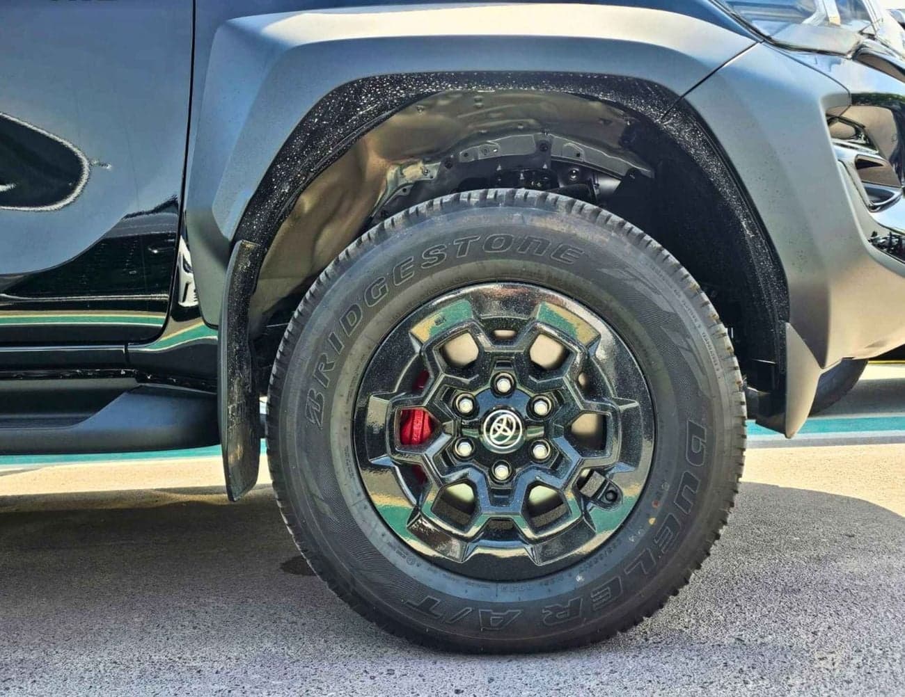 2025 Toyota Hilux GR SPORT thumbnail 7