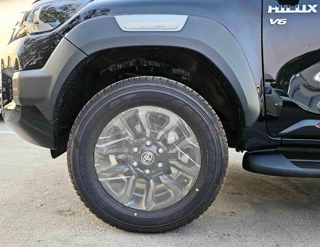 2026 Toyota Hilux ADVENTURE thumbnail 7