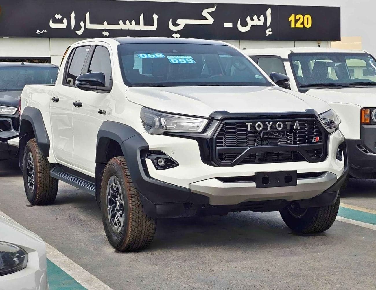 2026 Toyota Hilux GR SPORT thumbnail 3