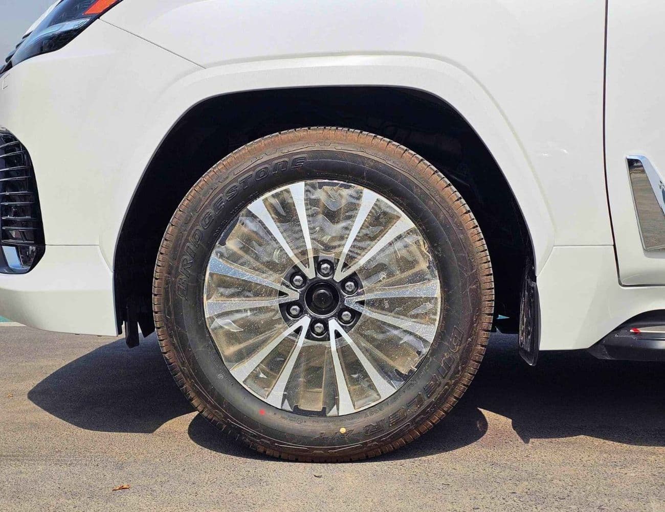2026 Lexus LX 500 thumbnail 9