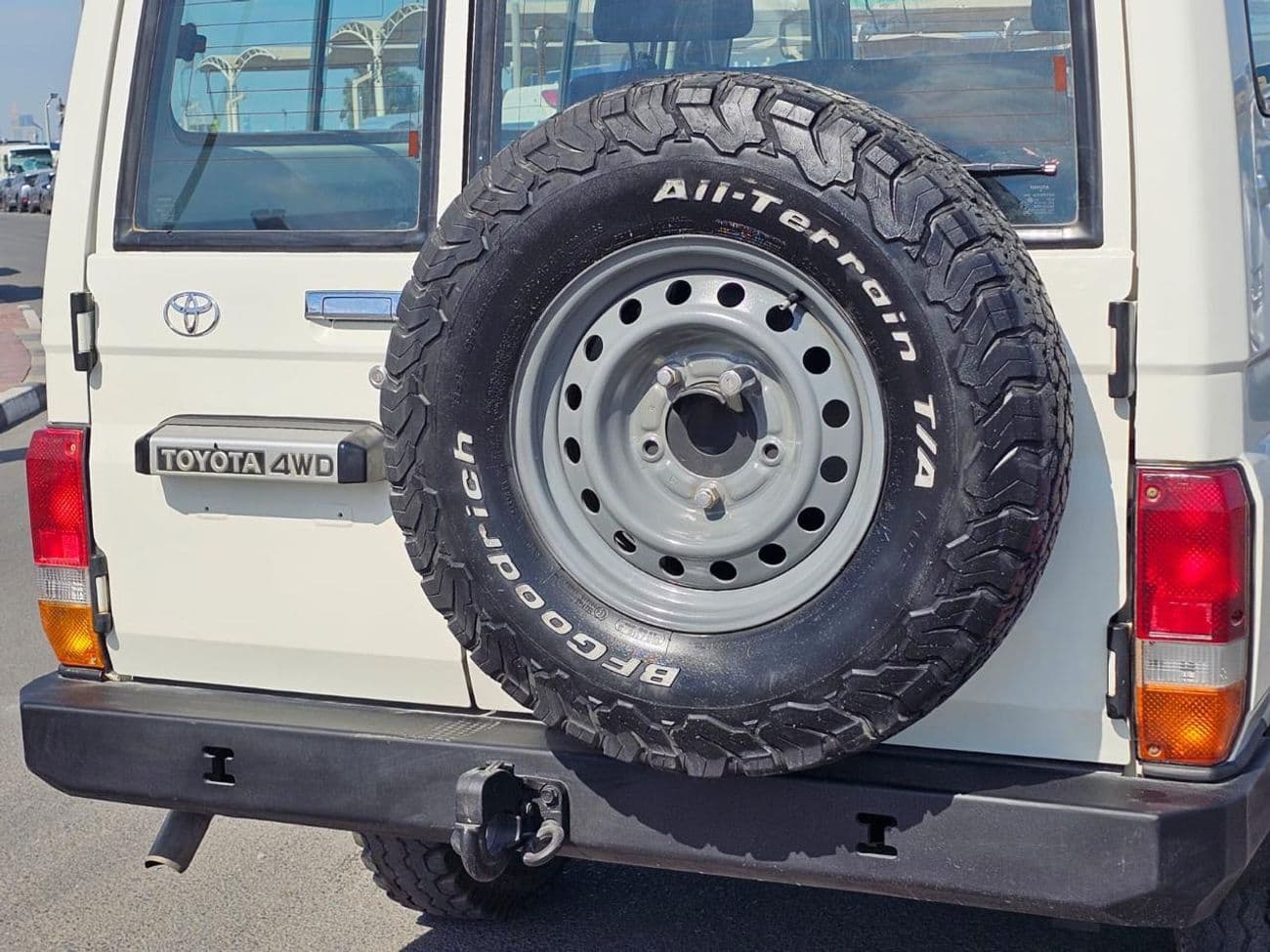 2018 Toyota Land Cruiser 70 LC76 STANDARD thumbnail 6