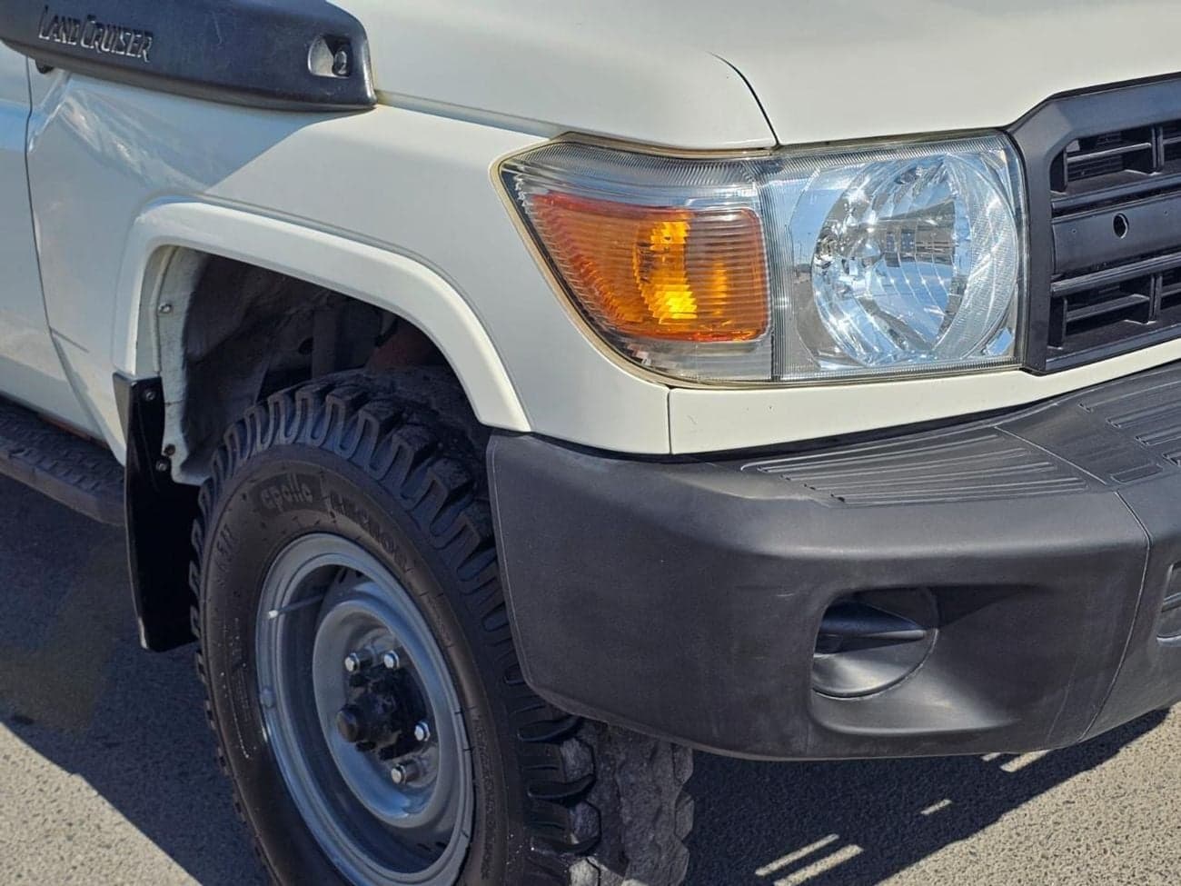 2018 Toyota Land Cruiser 70 LC76 STANDARD thumbnail 8