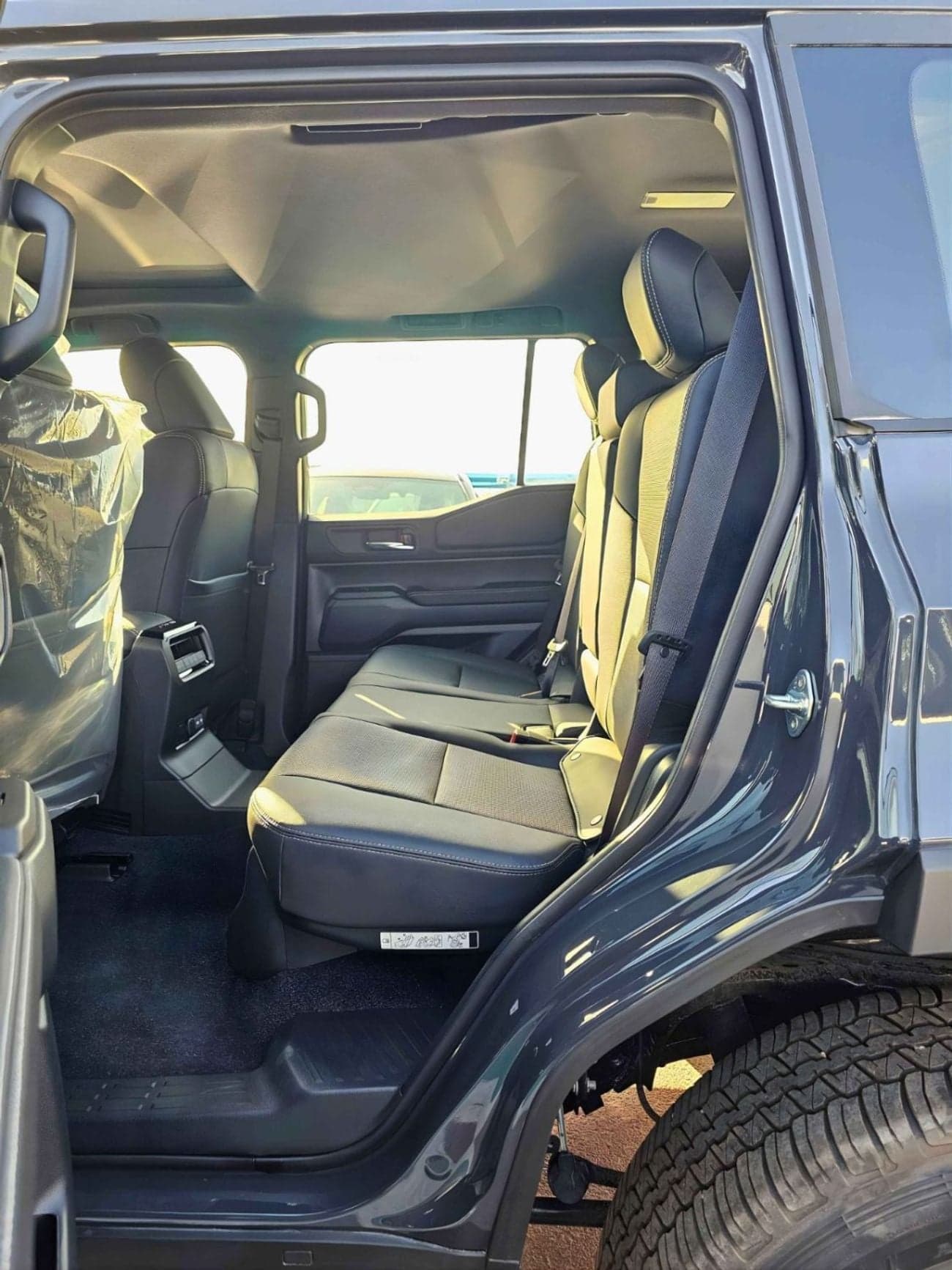 2026 Toyota Prado VXR thumbnail 9