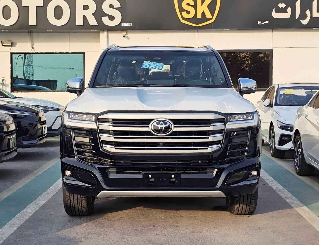 2025 Toyota Land Cruiser VX thumbnail 2