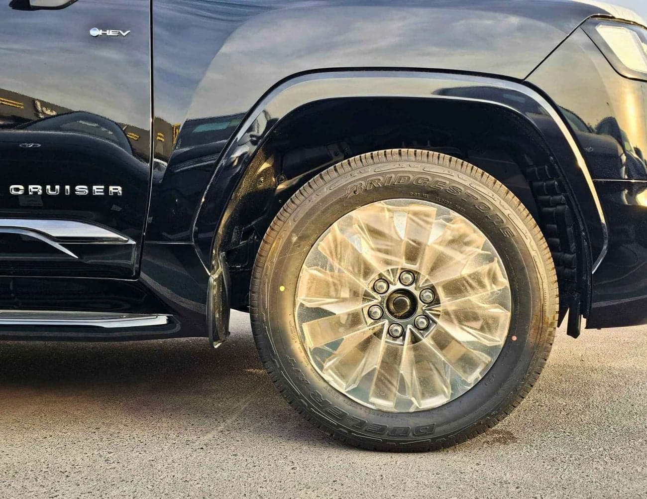 2025 Toyota Land Cruiser VX thumbnail 9
