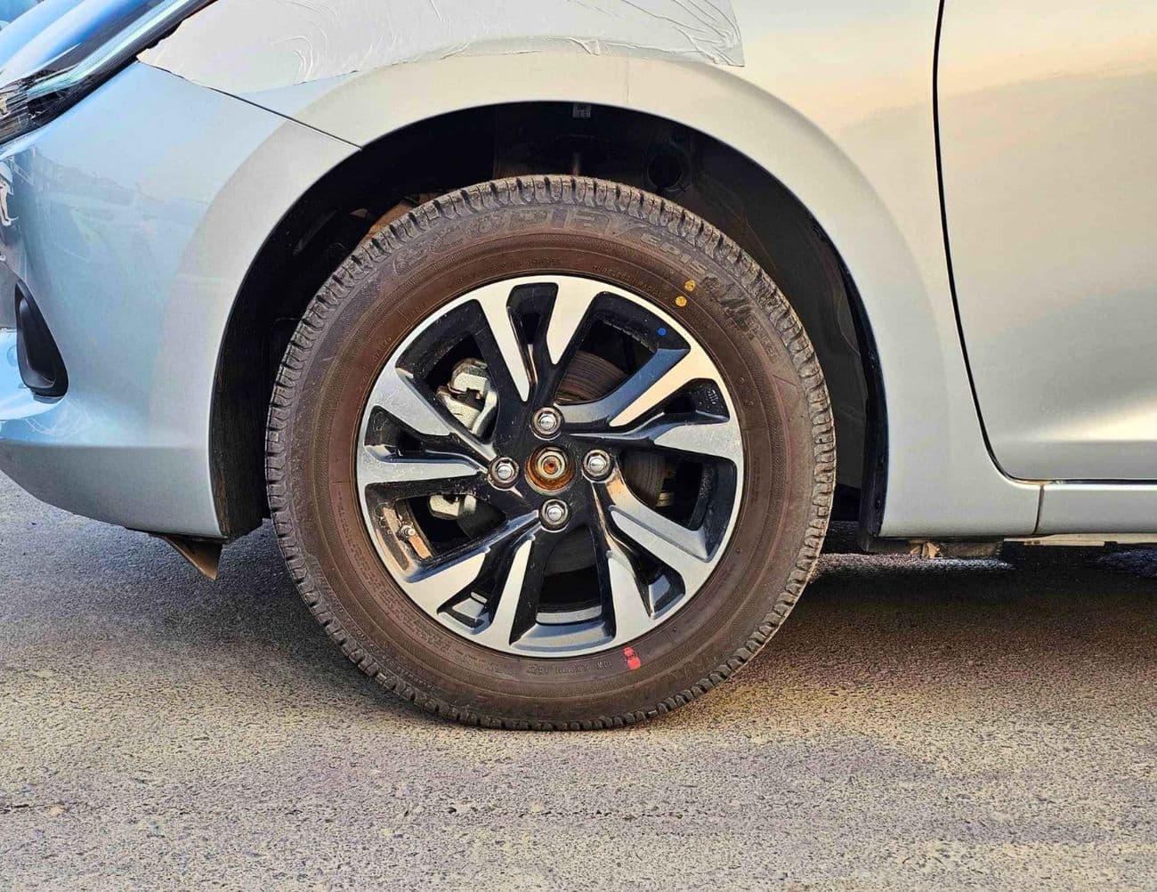 2026 Suzuki Swift GLX thumbnail 8