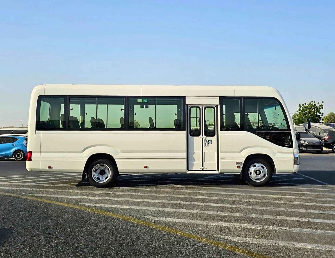 2025 Toyota Coaster thumbnail 2