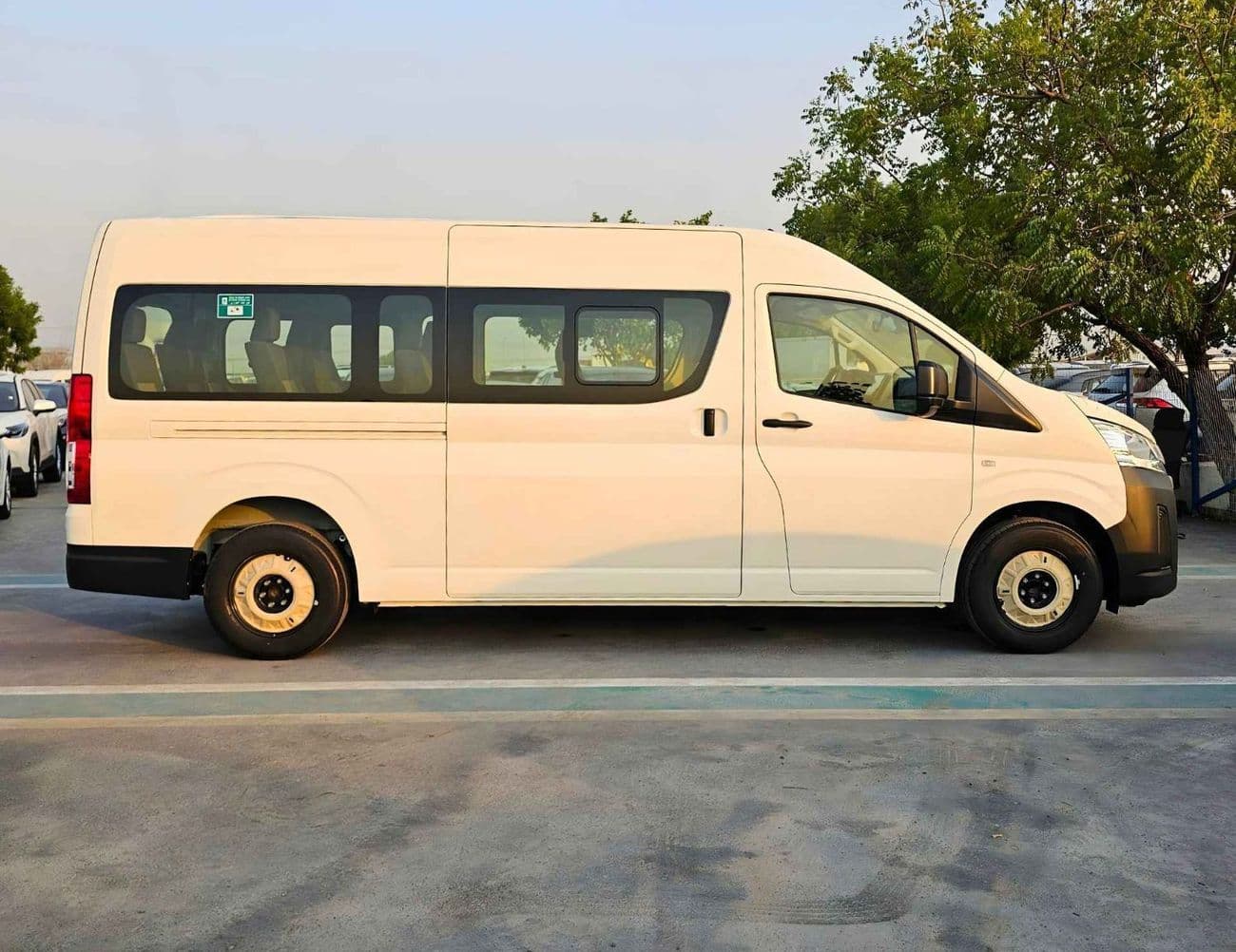 2026 Toyota Hiace GL thumbnail 2
