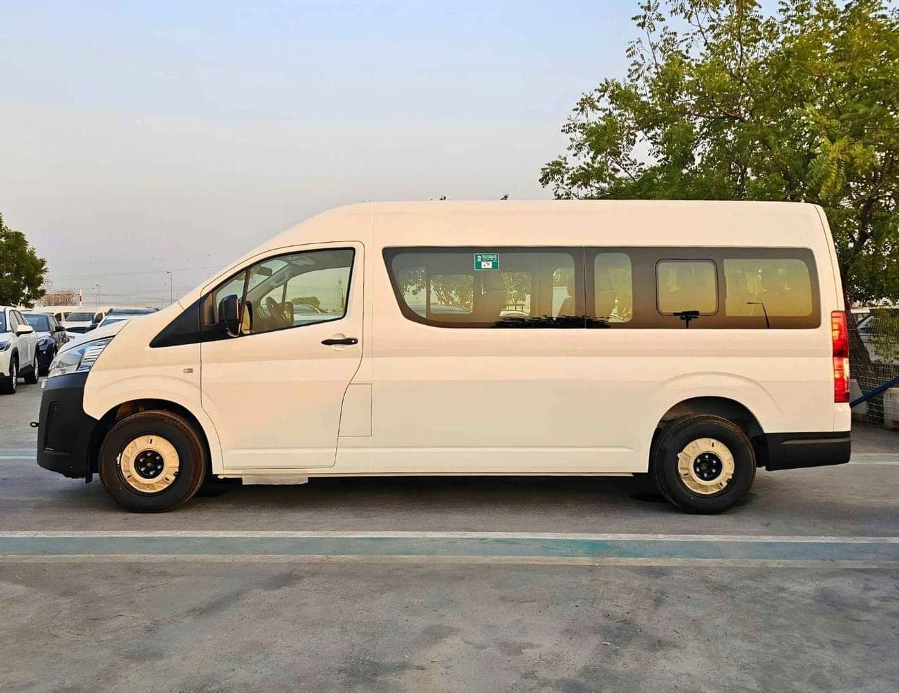 2026 Toyota Hiace GL thumbnail 3