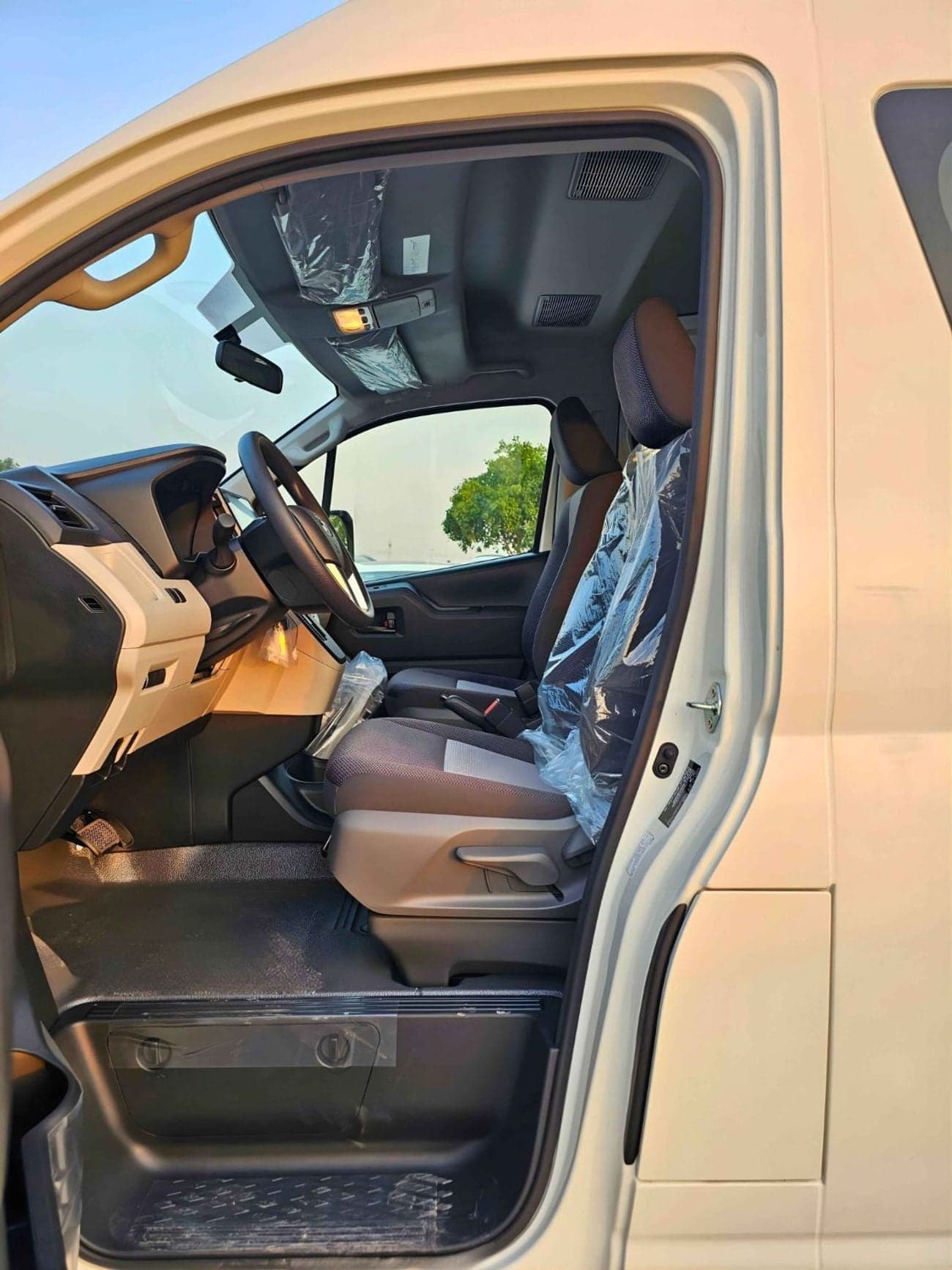 2026 Toyota Hiace GL thumbnail 8