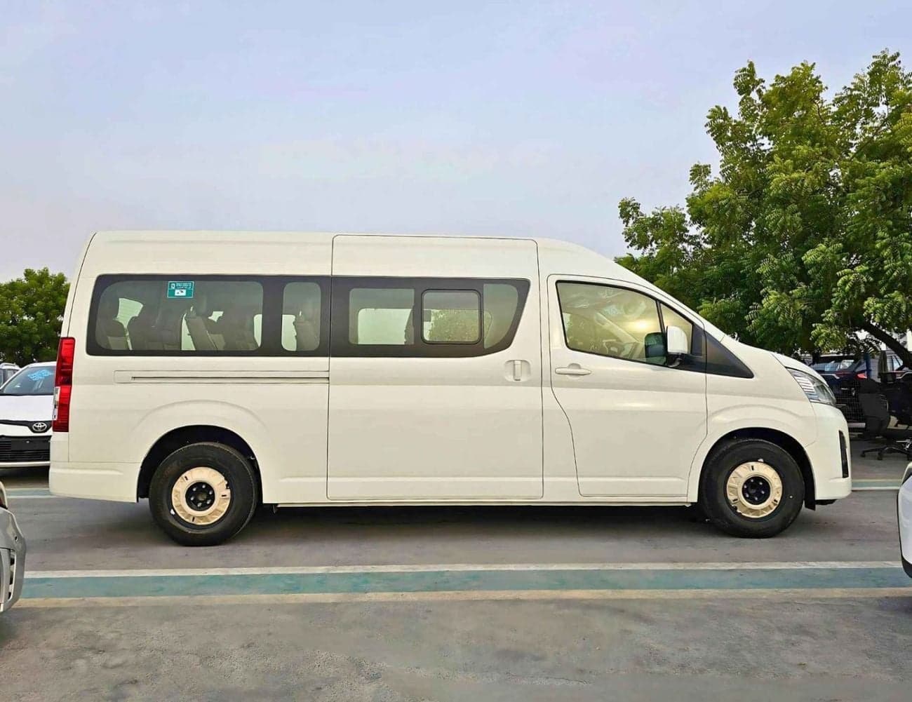 2026 Toyota Hiace GL thumbnail 2