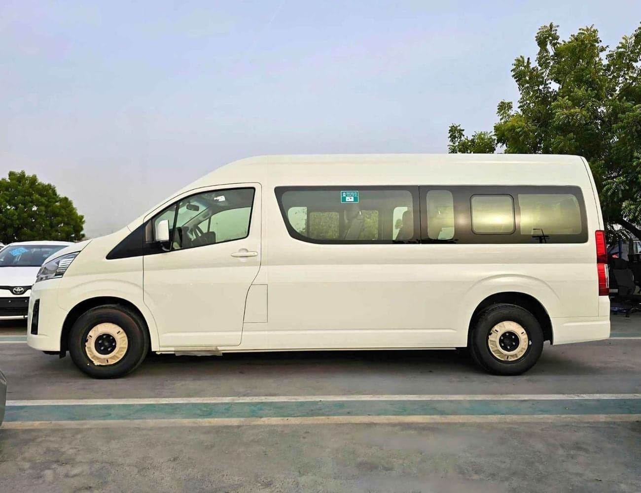 2026 Toyota Hiace GL thumbnail 3