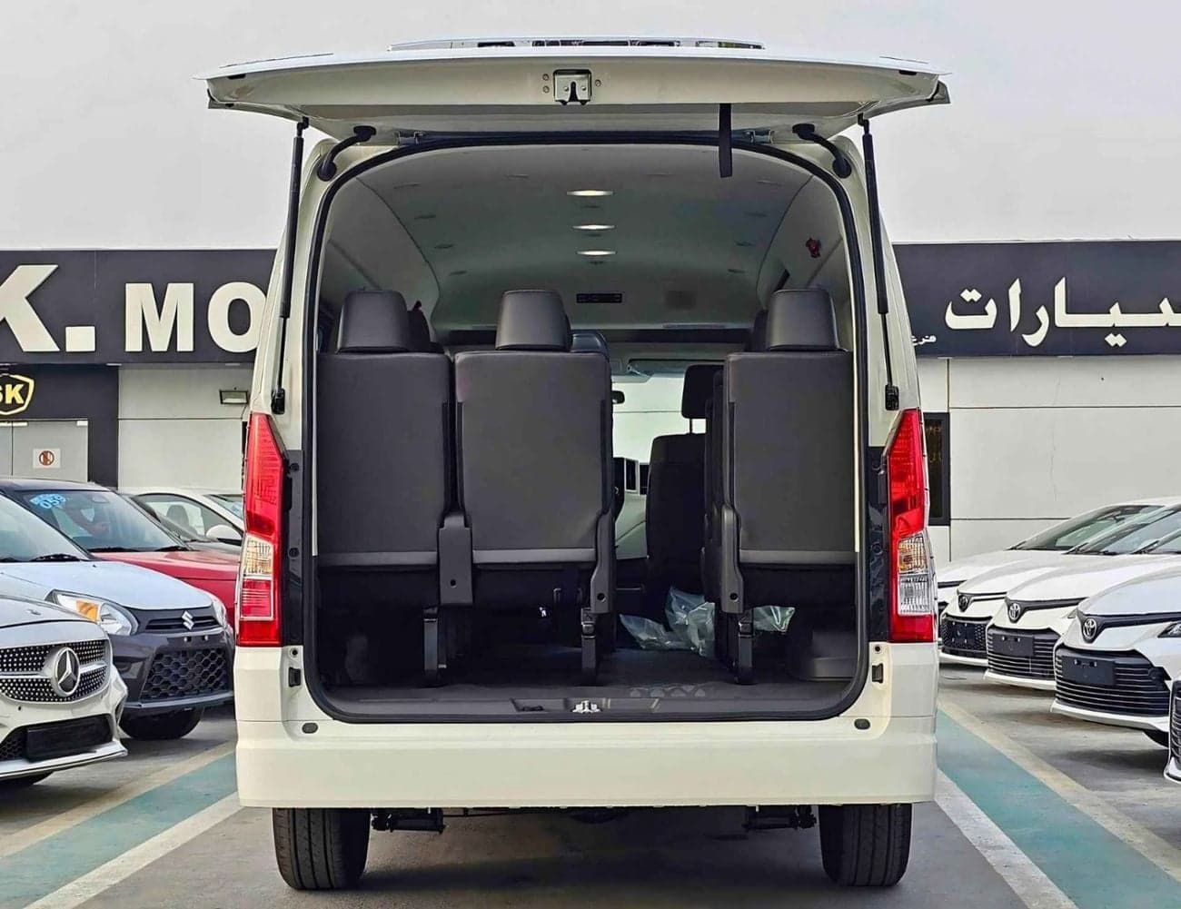 2026 Toyota Hiace GL thumbnail 5