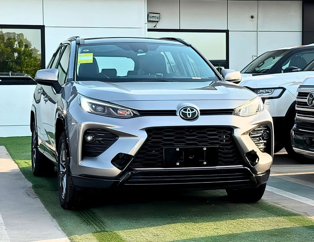 2025 Toyota Wildlander Luxury thumbnail 3