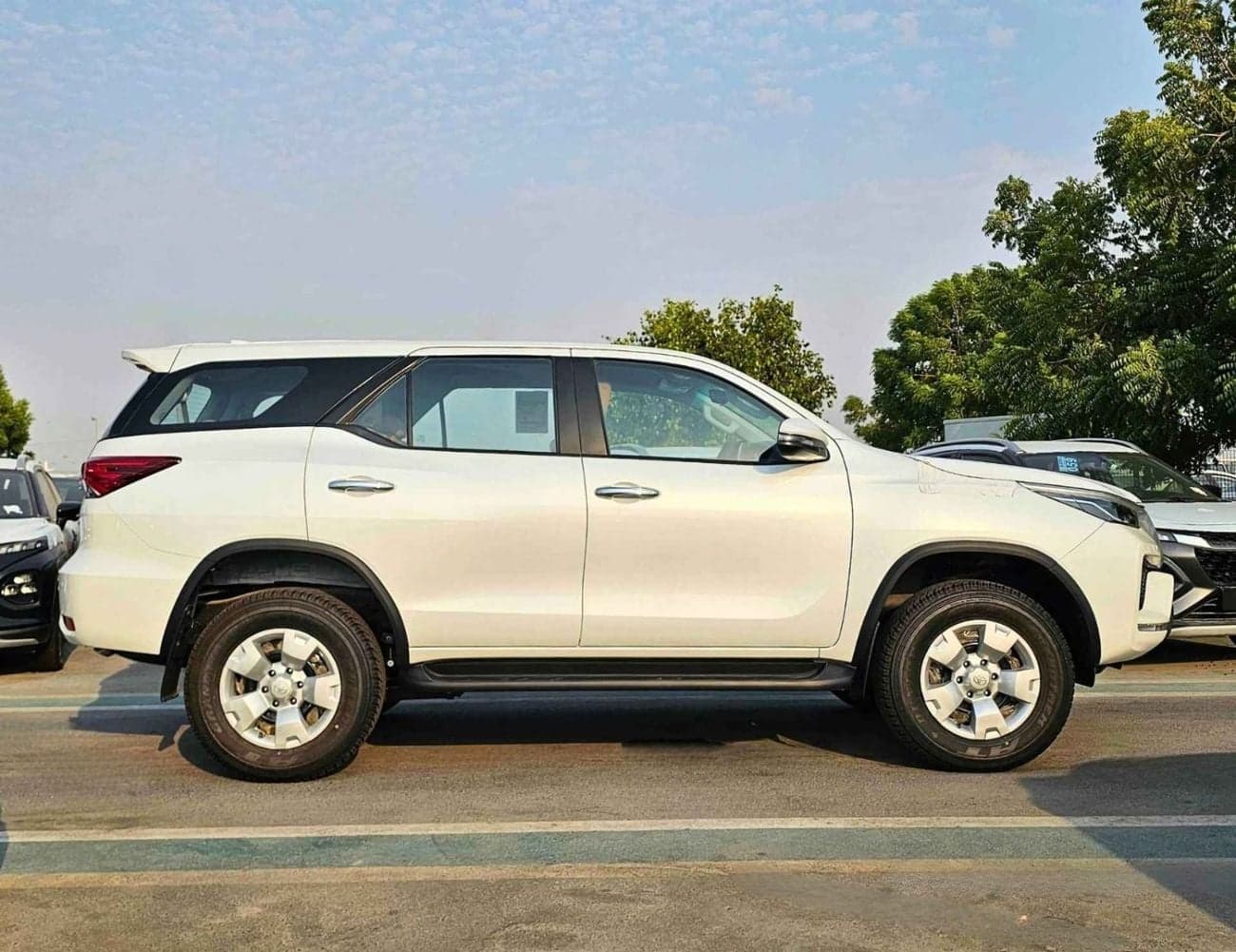 2026 Toyota Fortuner EXR thumbnail 2