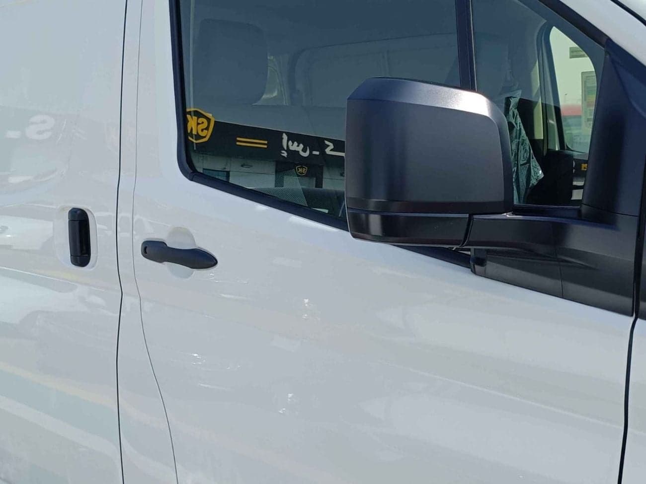 2026 Toyota Hiace CARGO LOW ROOF thumbnail 8