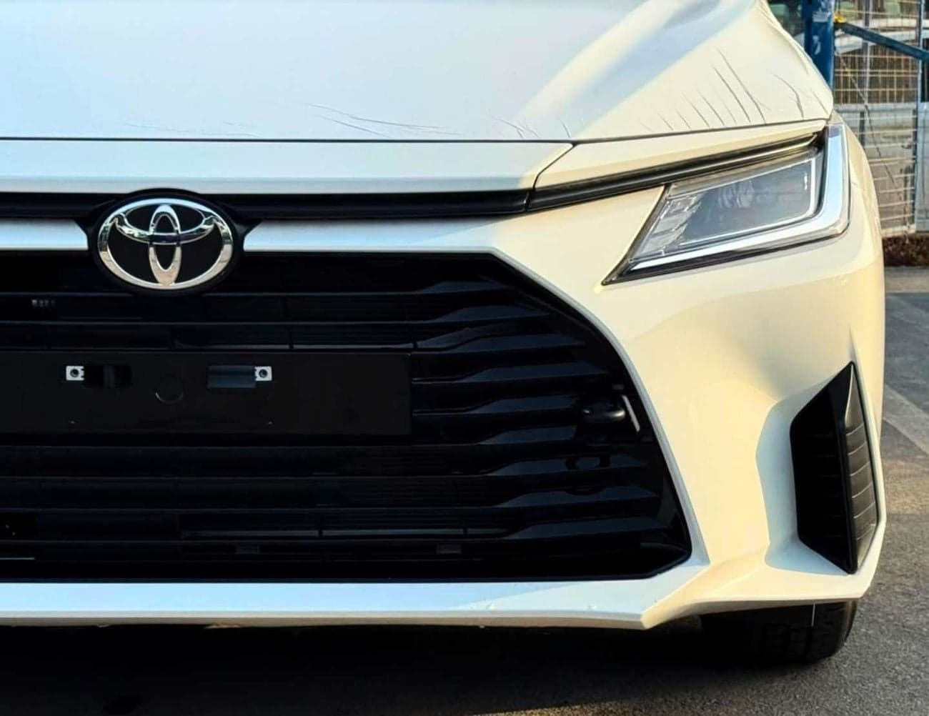 2026 Toyota Yaris E thumbnail 6