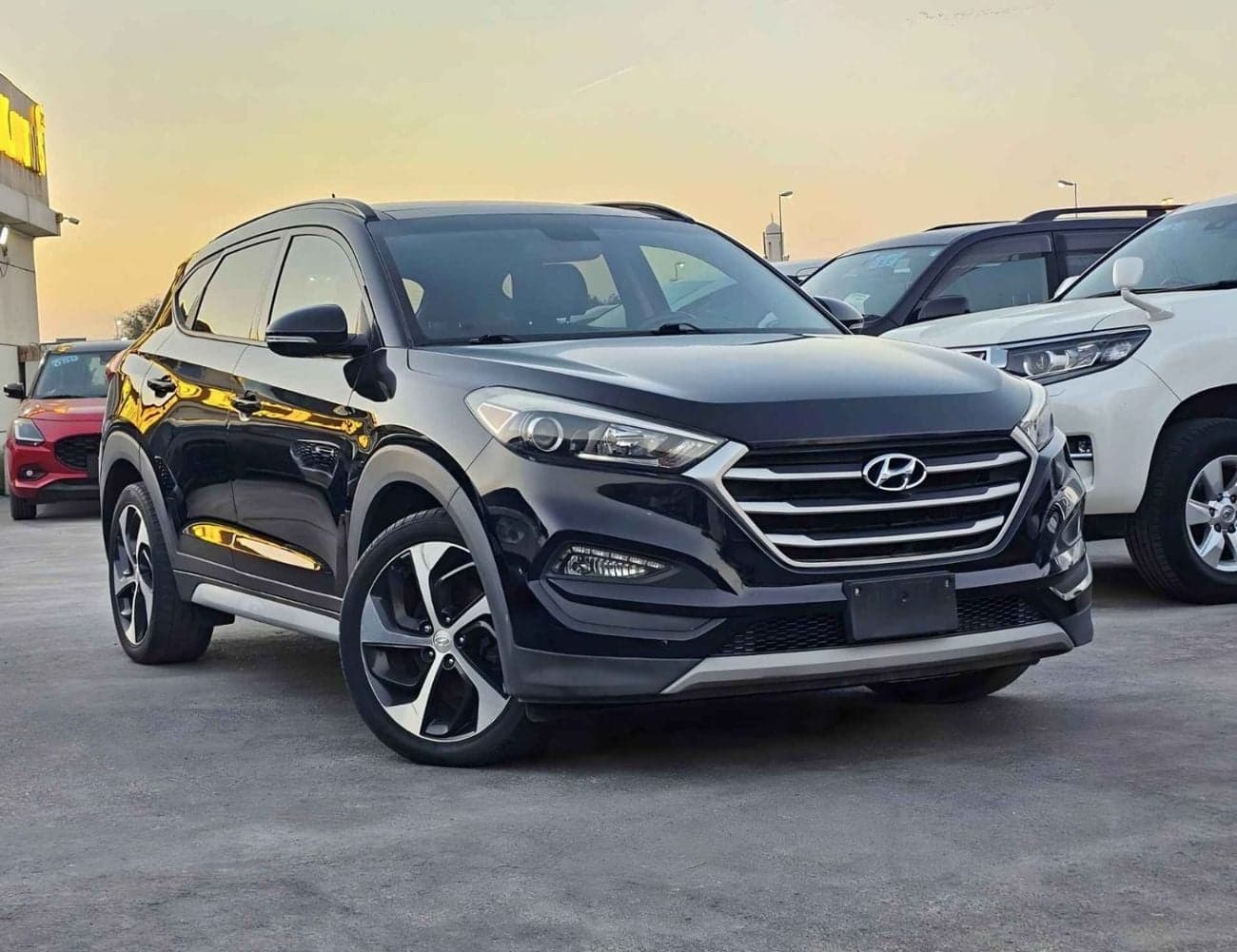 2017 Hyundai Tucson STANDARD thumbnail 2