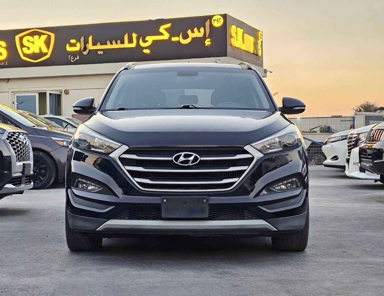 2017 Hyundai Tucson STANDARD thumbnail 3