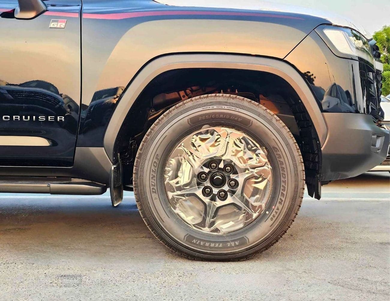 2025 Toyota Land Cruiser GR SPORT thumbnail 8