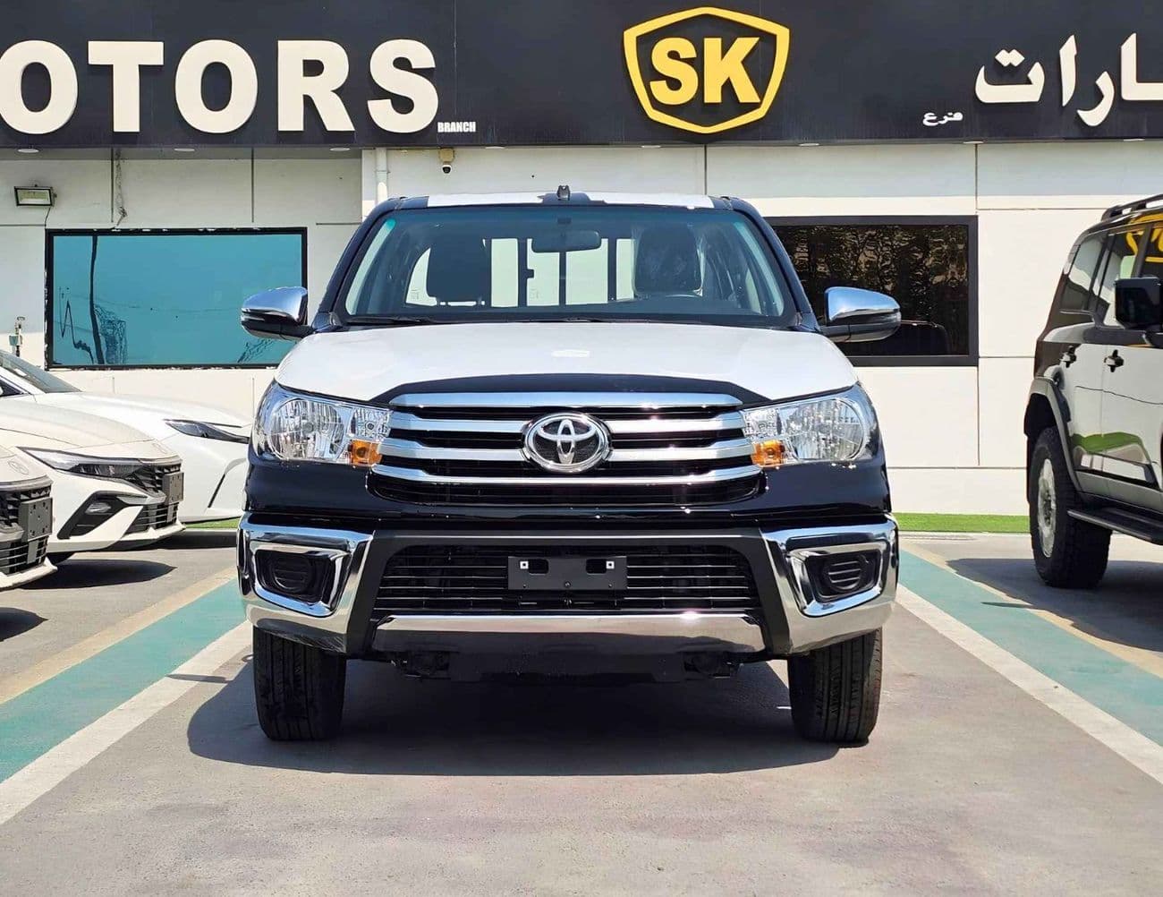 2025 Toyota Hilux SGLX thumbnail 2