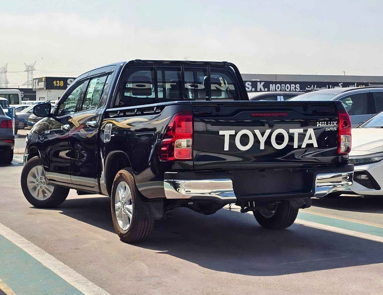 2025 Toyota Hilux SGLX thumbnail 6