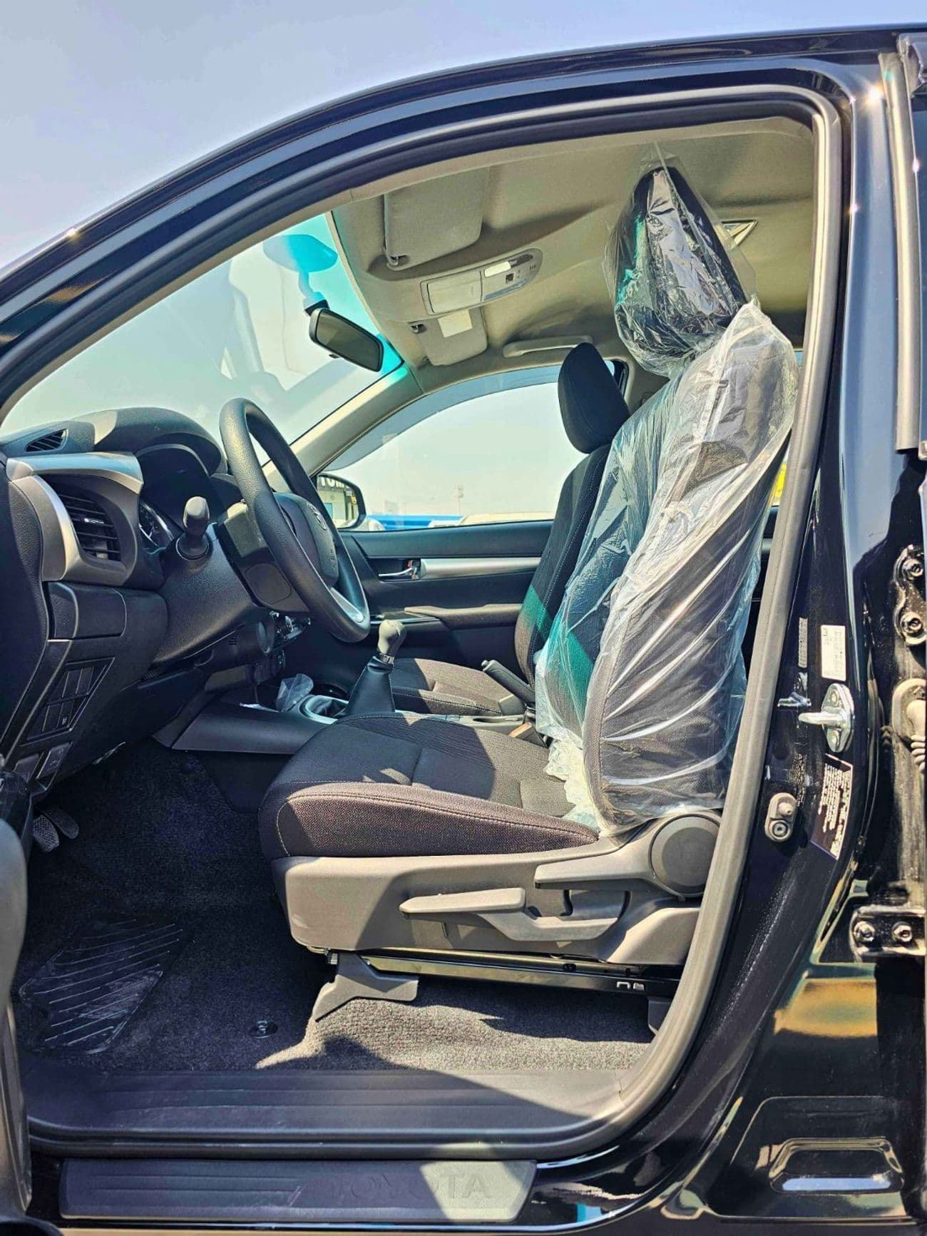 2025 Toyota Hilux SGLX thumbnail 8