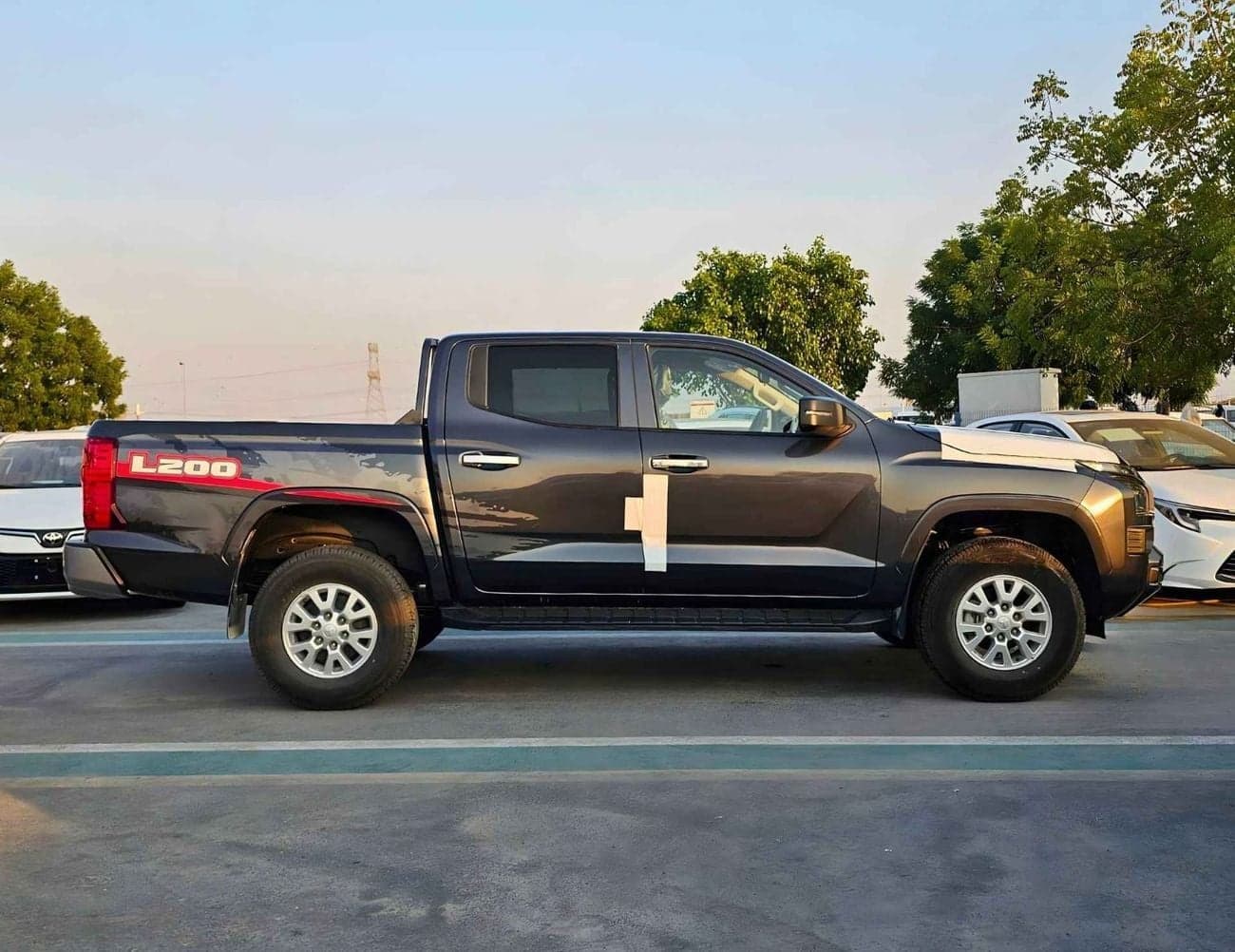 2025 Mitsubishi L200 GLS thumbnail 2
