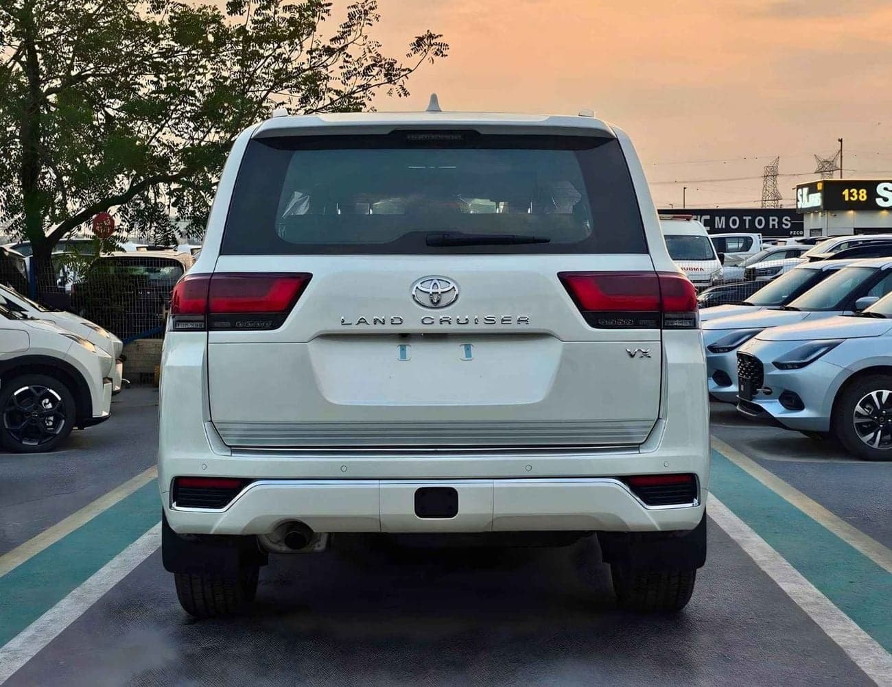2026 Toyota Land Cruiser VXR thumbnail 4