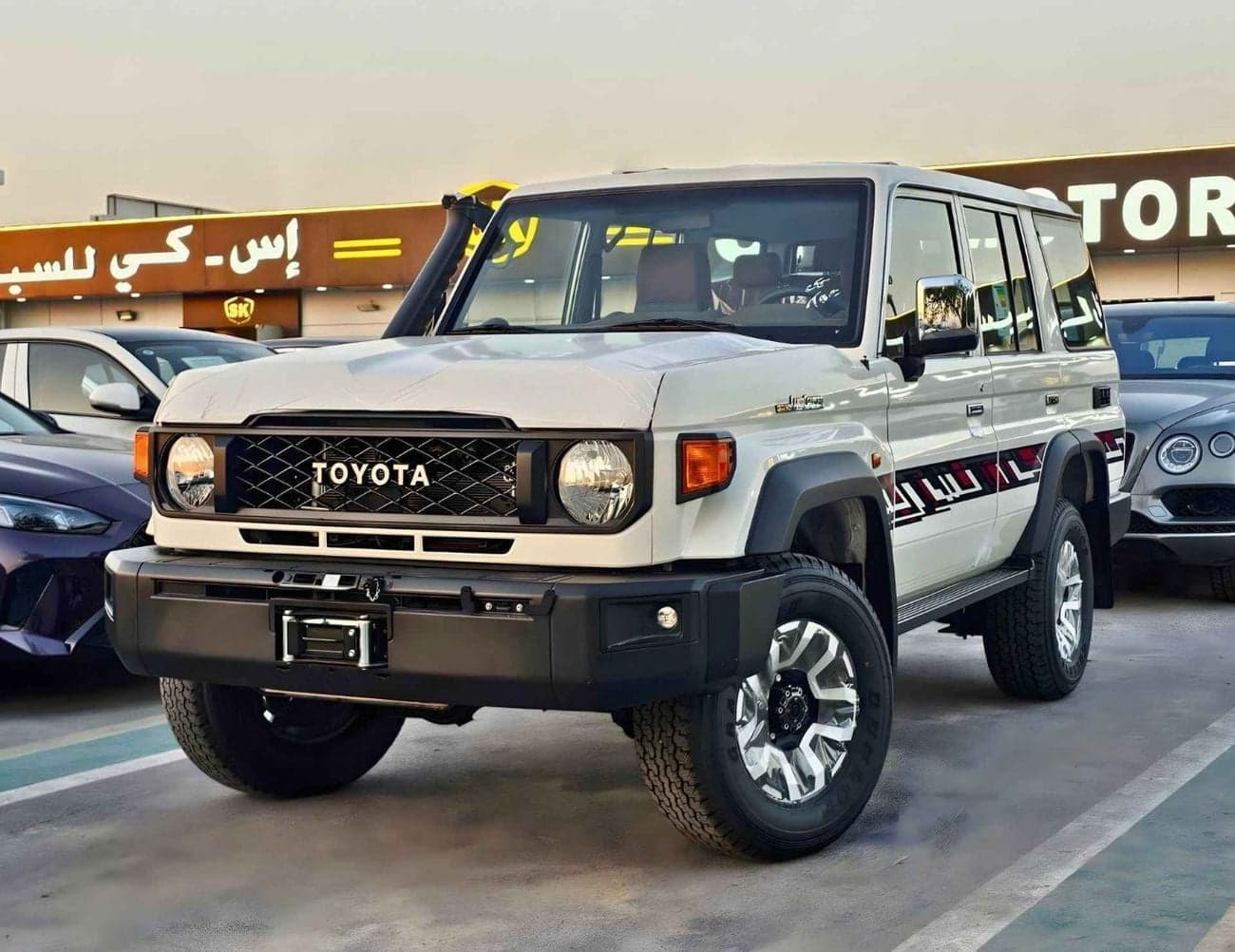 2026 Toyota Land Cruiser 70 LC76 HT VXR thumbnail 2