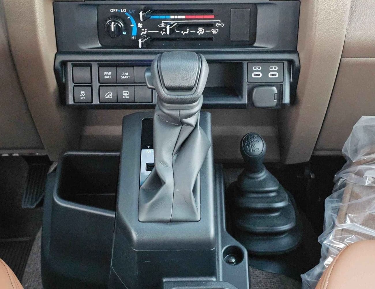 2026 Toyota Land Cruiser 70 LC76 HT VXR thumbnail 9