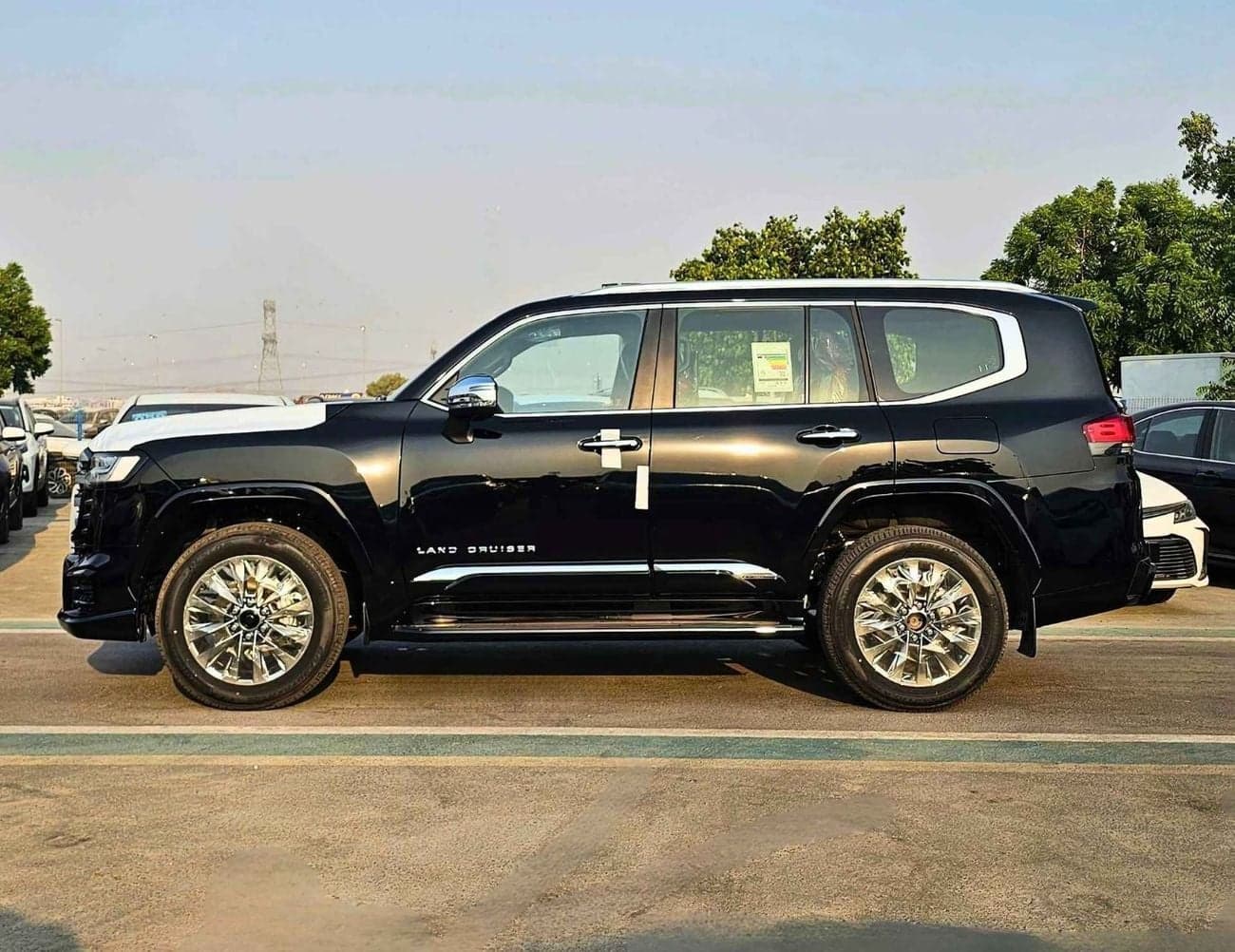 2026 Toyota Land Cruiser VXR thumbnail 2