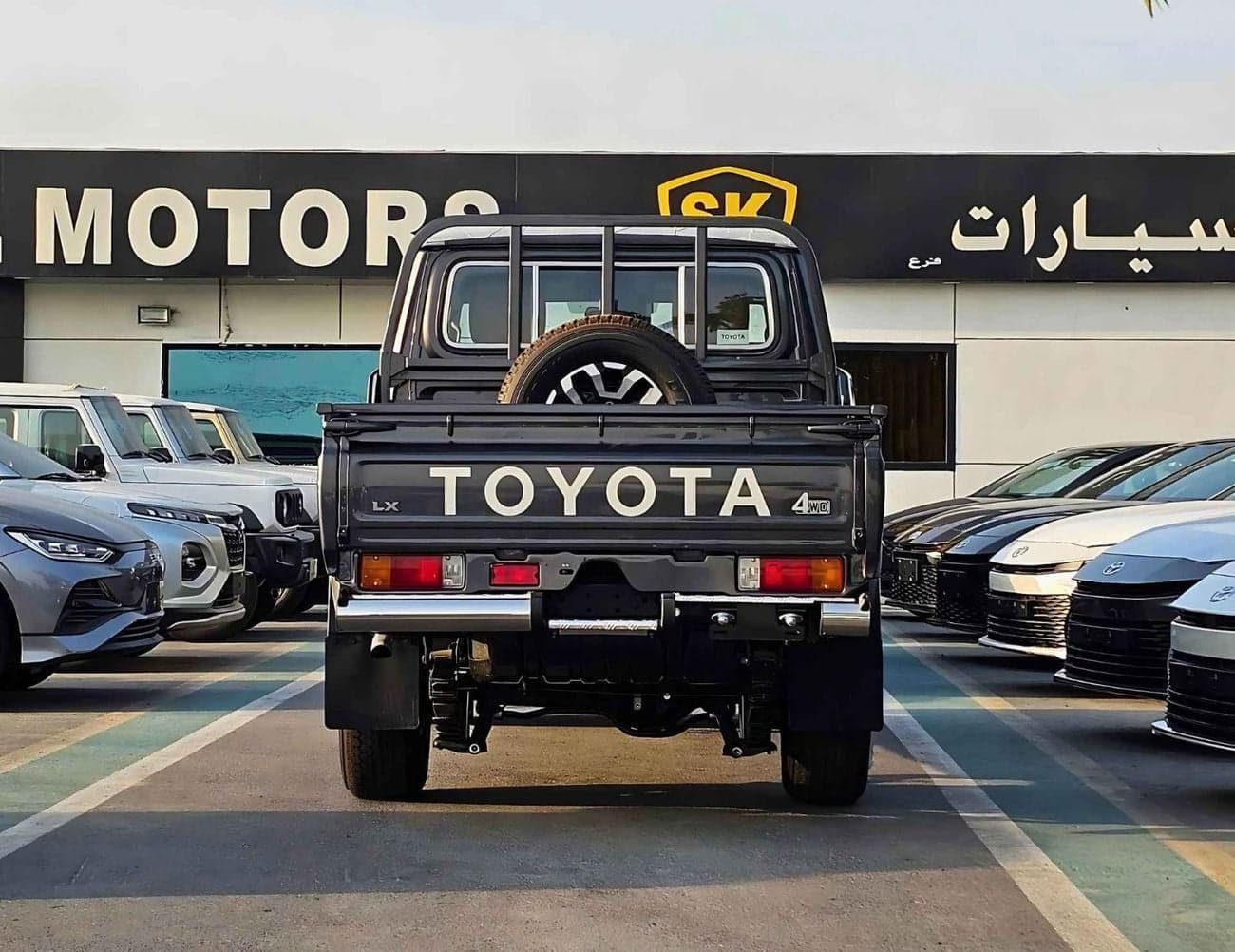 2025 Toyota Land Cruiser Pick Up thumbnail 4
