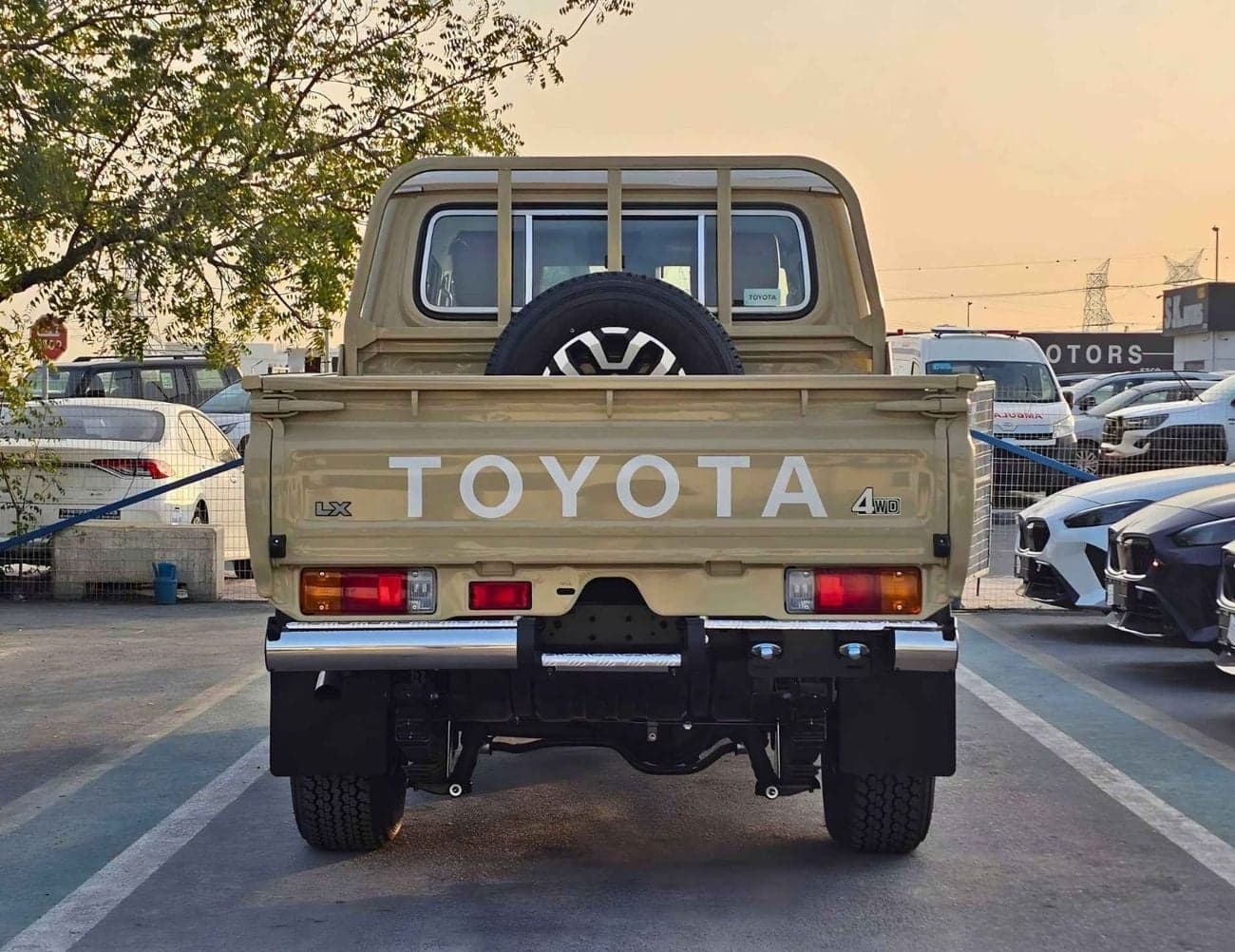 2025 Toyota Land Cruiser Pick Up thumbnail 4