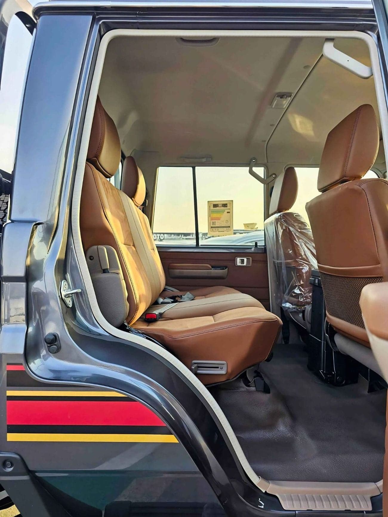 2025 Toyota Land Cruiser Pick Up thumbnail 9