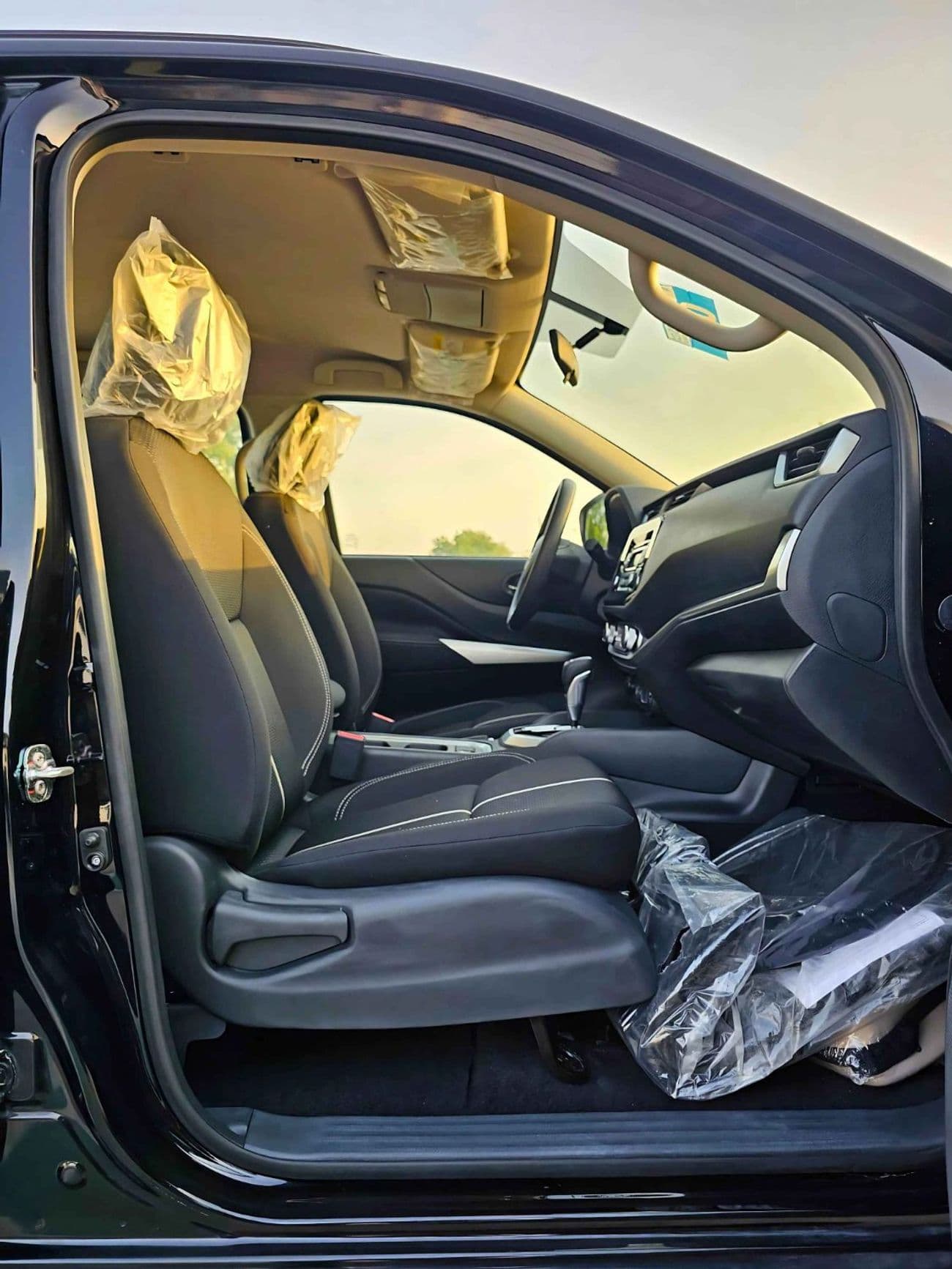 2023 Nissan X Terra SE thumbnail 8