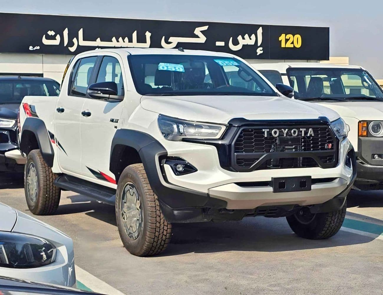 2026 Toyota Hilux ADVENTURE thumbnail 3