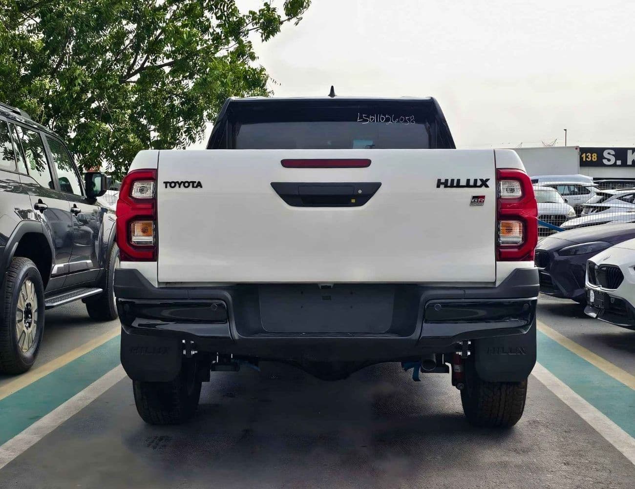 2025 Toyota Hilux GR SPORT thumbnail 4