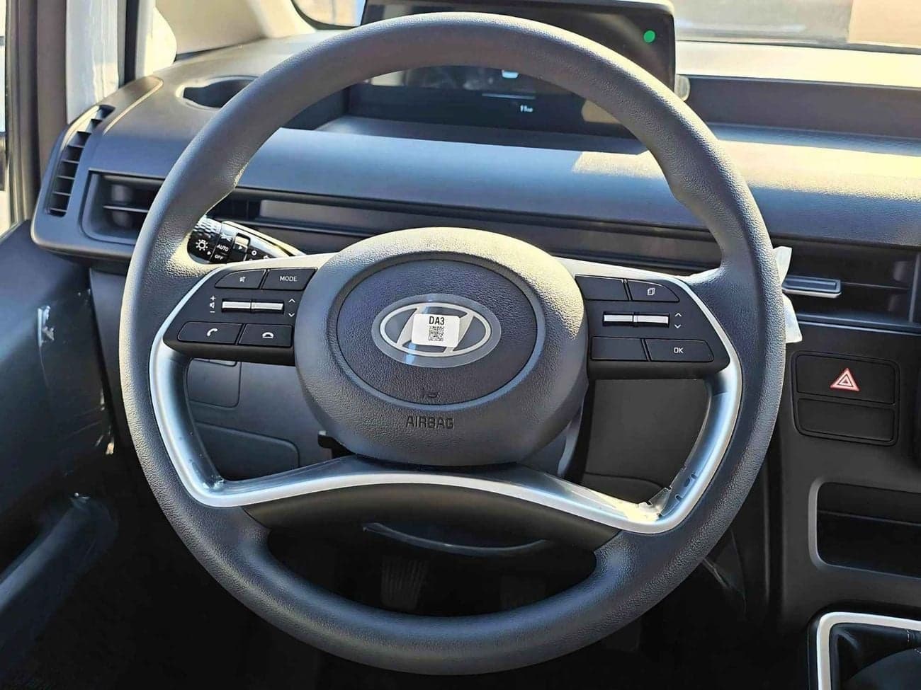 2025 Hyundai Staria thumbnail 9
