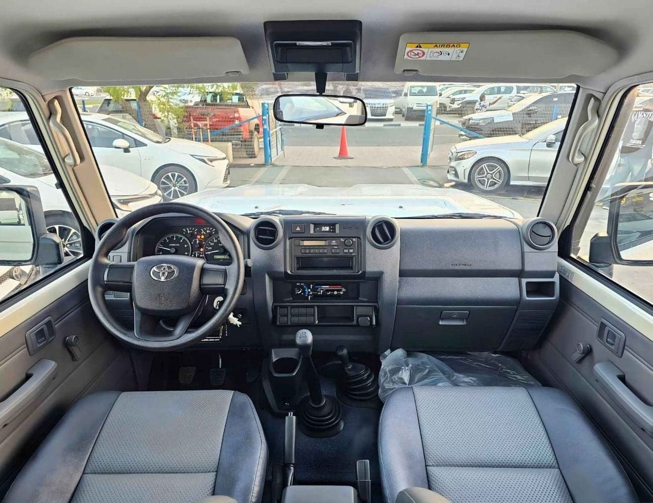 2025 Toyota Land Cruiser Pick Up thumbnail 10