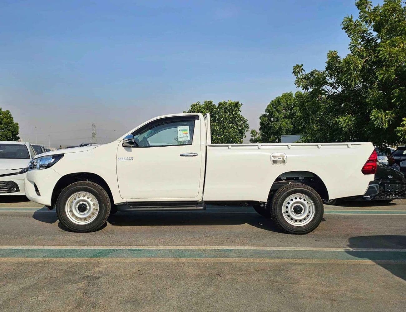 2026 Toyota Hilux GL thumbnail 3