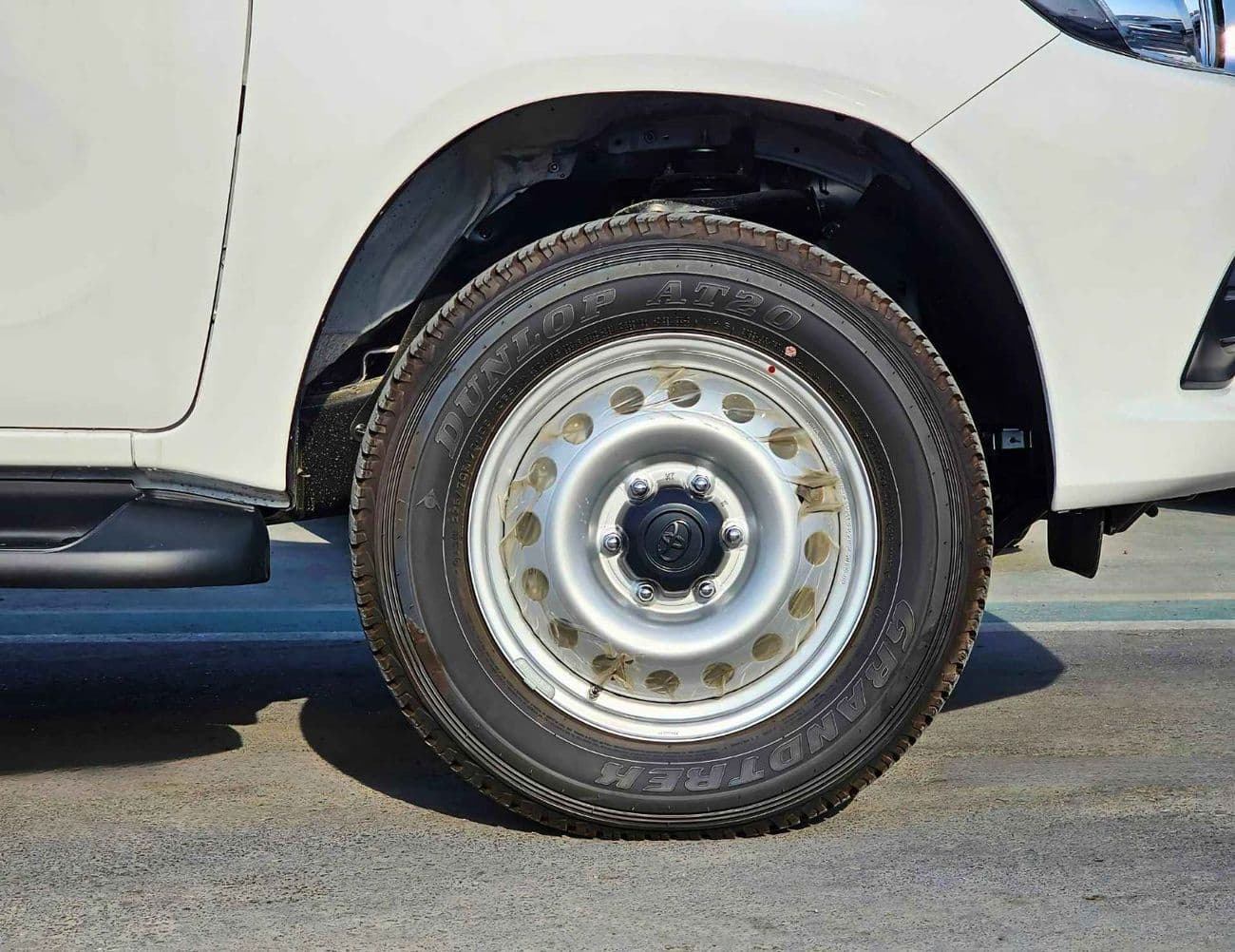 2026 Toyota Hilux GL thumbnail 6