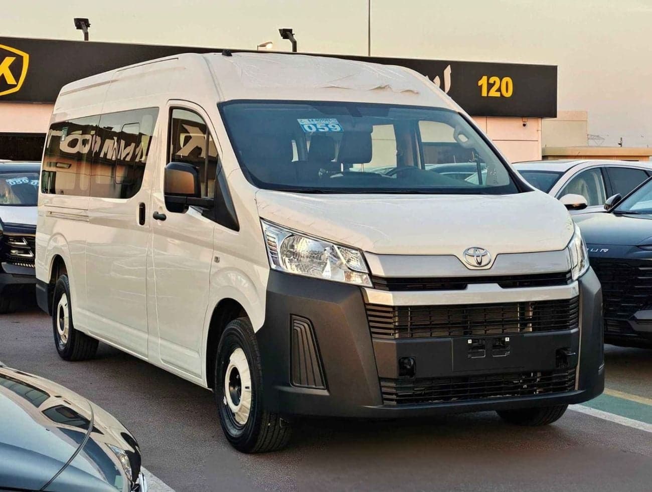 2026 Toyota Hiace GL thumbnail 3