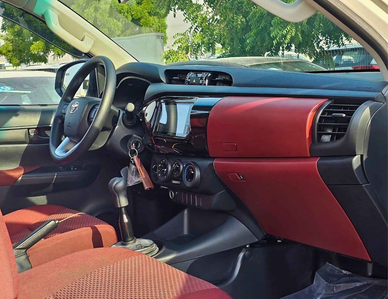 2026 Toyota Hilux GL thumbnail 10