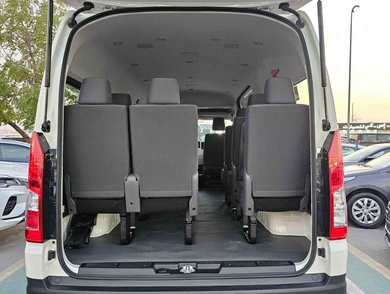 2026 Toyota Hiace GL thumbnail 7