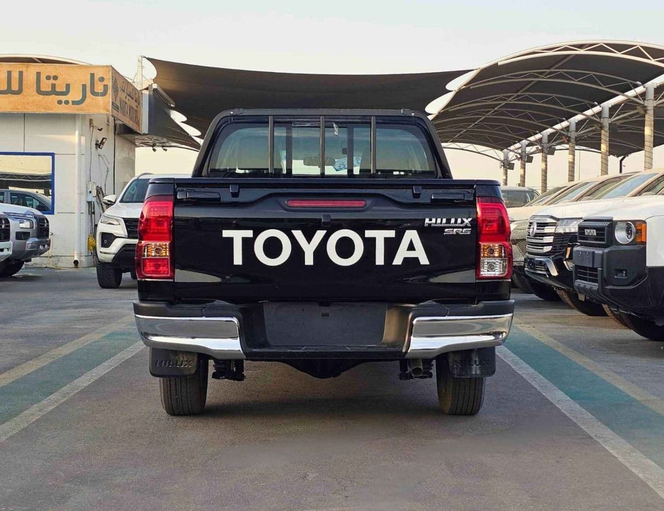 2025 Toyota Hilux thumbnail 4